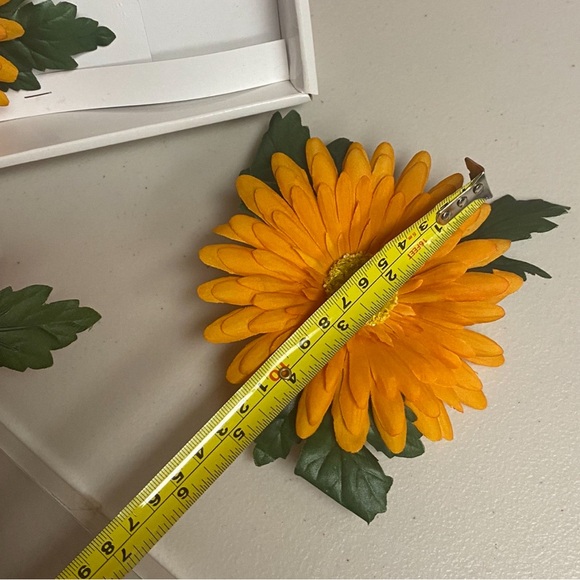 6 versatile Colorful Daysi Flowers with clips - Picture 10 of 11